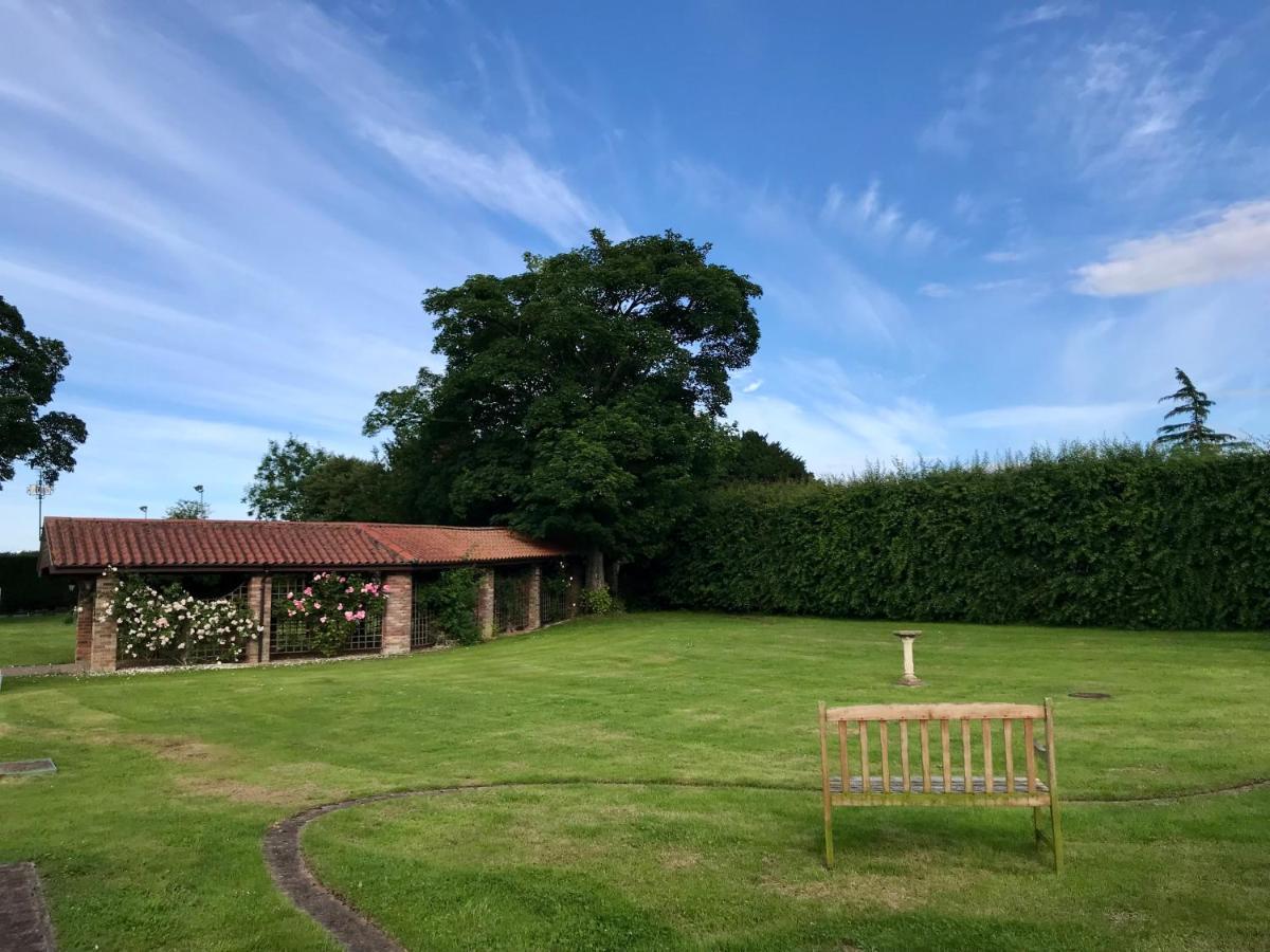 Charming Hen Cottage Countryside Retreat Lincoln Newball Экстерьер фото